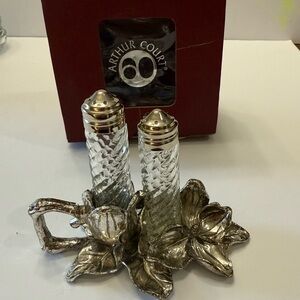 SOLD NIT FOR SALE VTG 2001 Arthur Count salt and pepper shaker set floral design